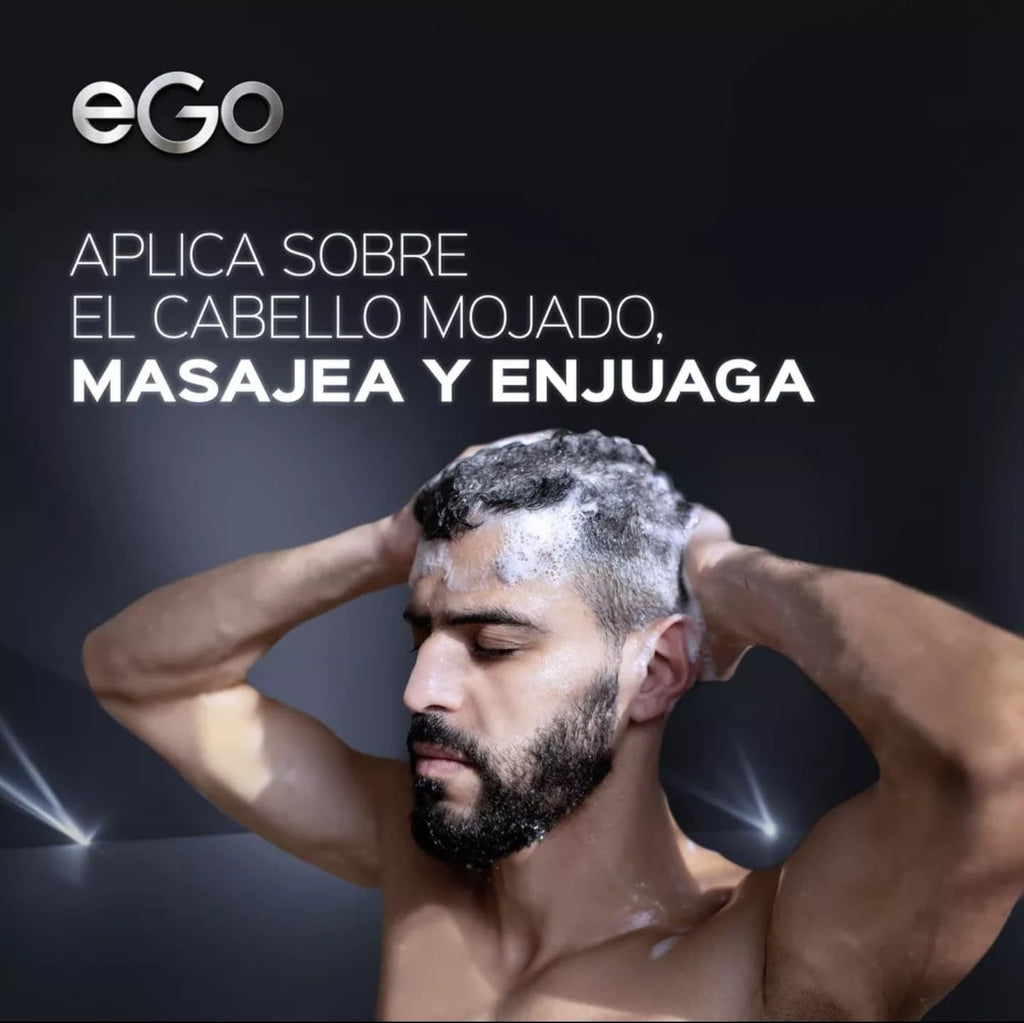 Textura del shampoo estimulante ideal para revitalizar el cuero cabelludo.